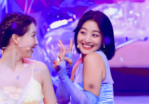 Latest photo of Jihyo (TWICE)