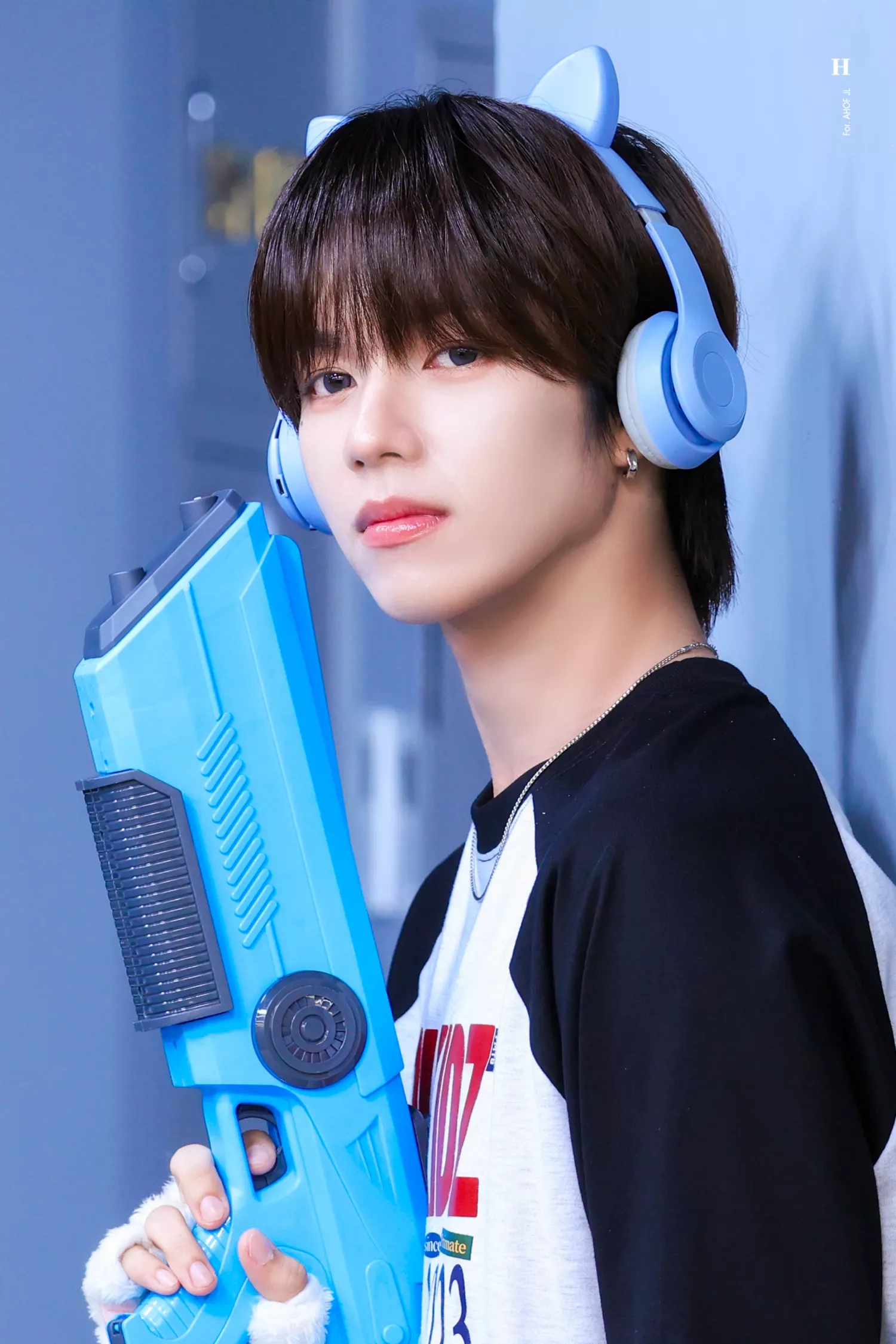 Behind-the-scenes cut of JL (AHOF)