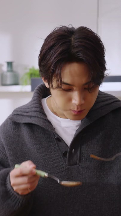 A moment captured by Mingyu (SEVENTEEN)'s fan