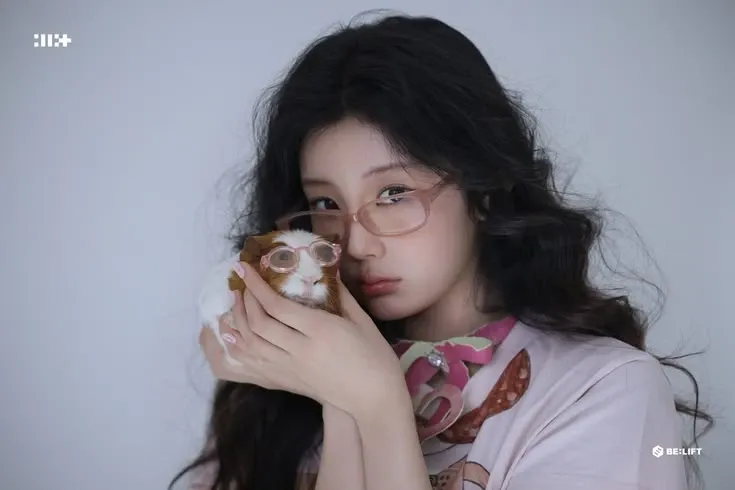 Behind-the-scenes cut of Wonhee (ILLIT)