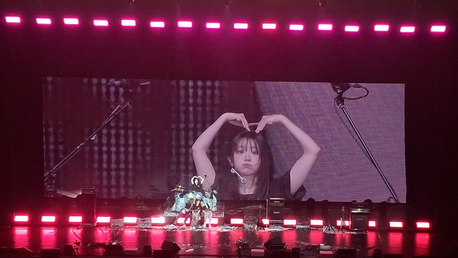 A moment captured by QWER's fan