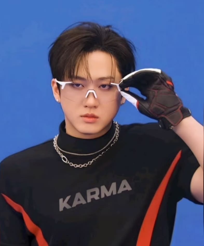 Behind-the-scenes cut of Changbin (Stray Kids)