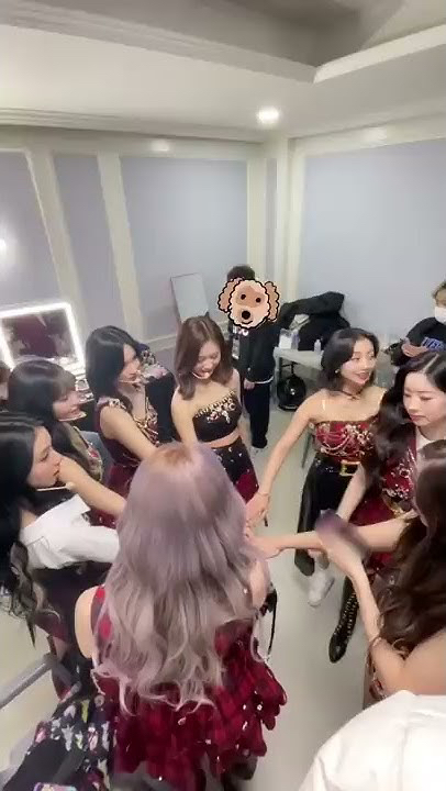 Momo (TWICE)的幕後花絮