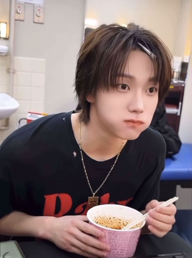 Recent activity shot of Sungho (BOYNEXTDOOR)