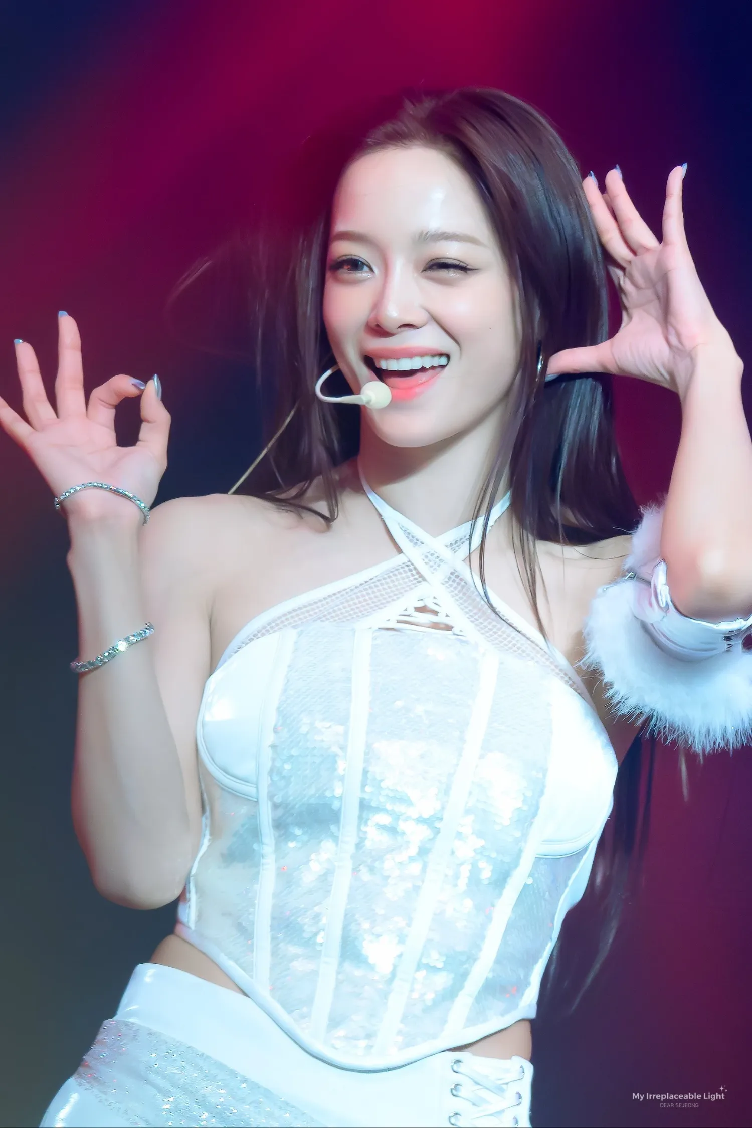 Behind-the-scenes cut of Sejeong (I.O.I)