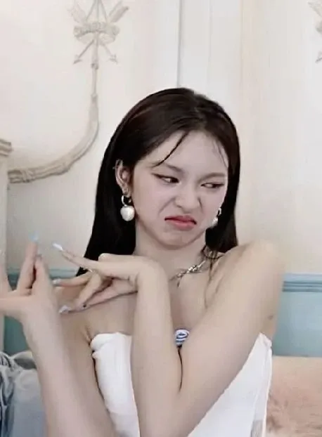 Chiquita (BABYMONSTER)的最新照片