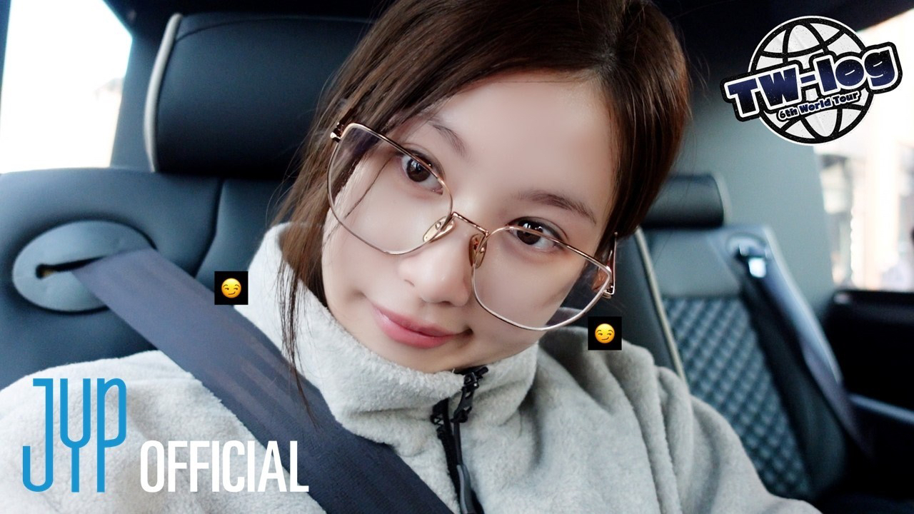 Momen yang diabadikan oleh penggemar Sana (TWICE)