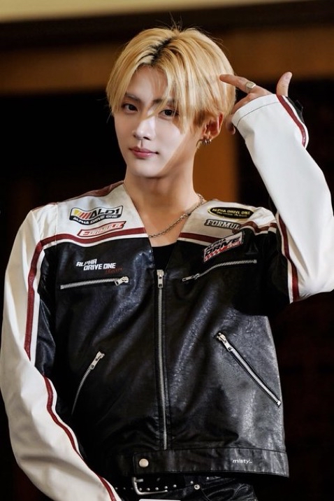 오늘 가장 핫한 케이팝 커뮤니티 피드