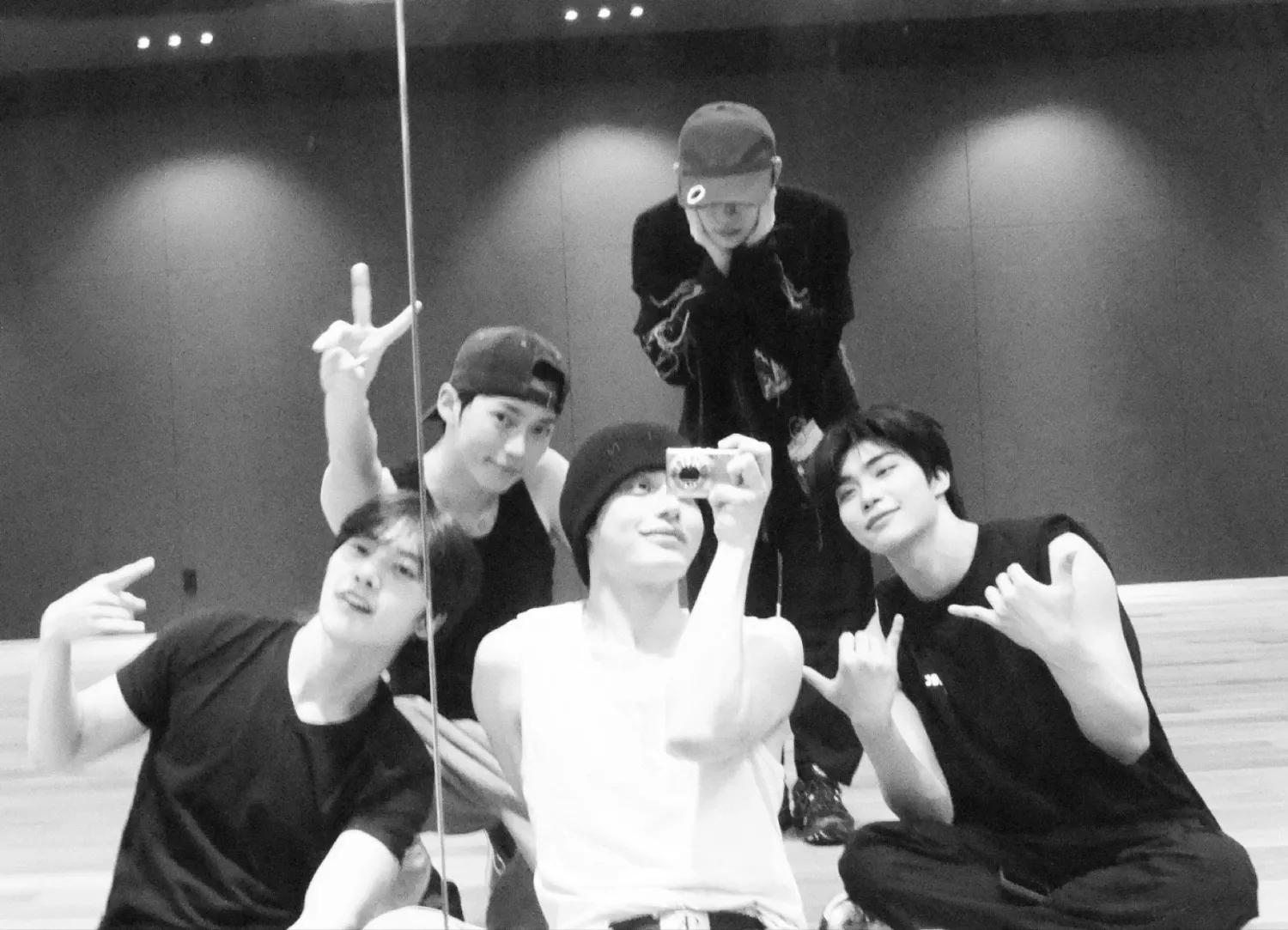 Behind-the-scenes cut of Seok Matthew (ZEROBASEONE)