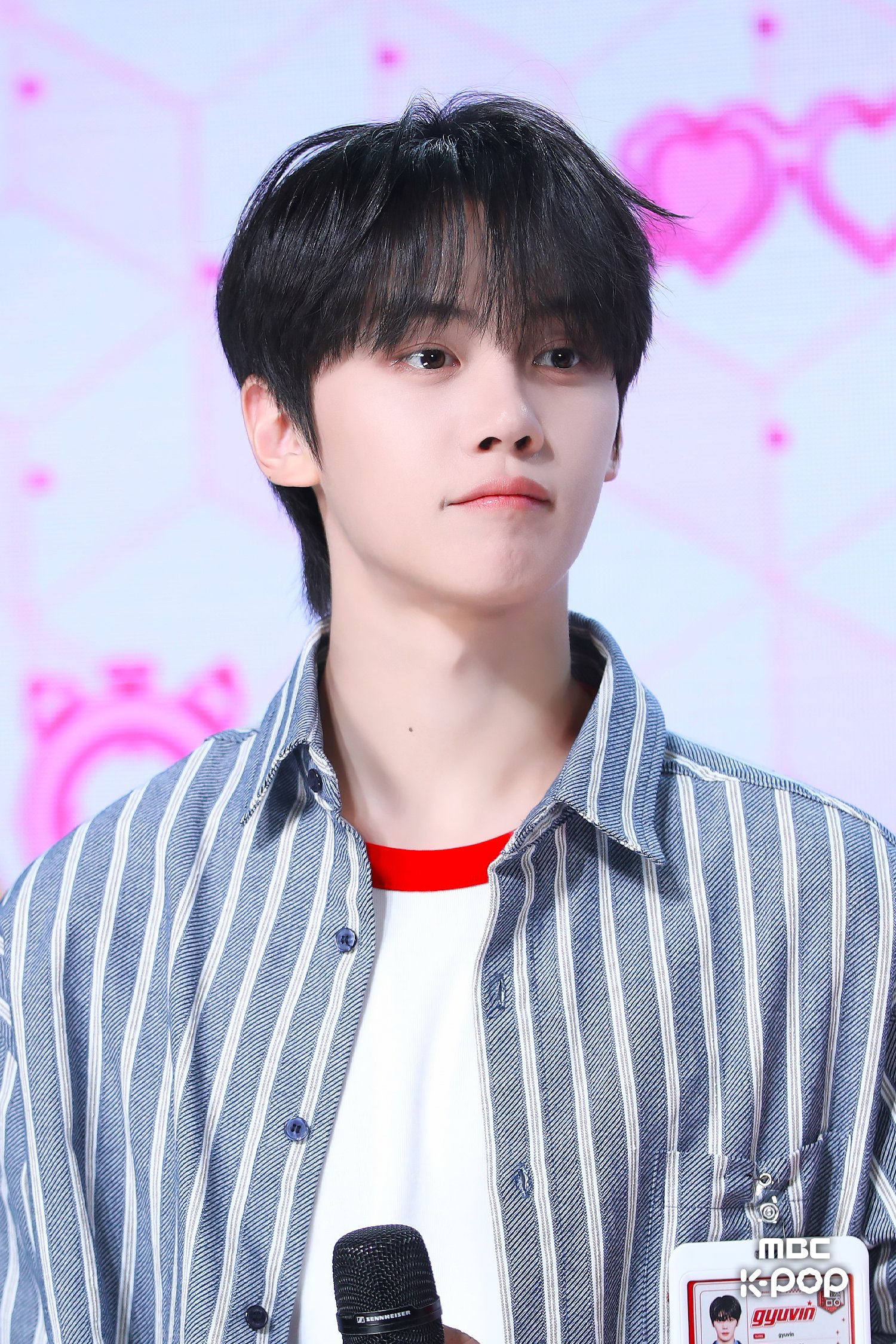Behind-the-scenes cut of Kim Gyuvin