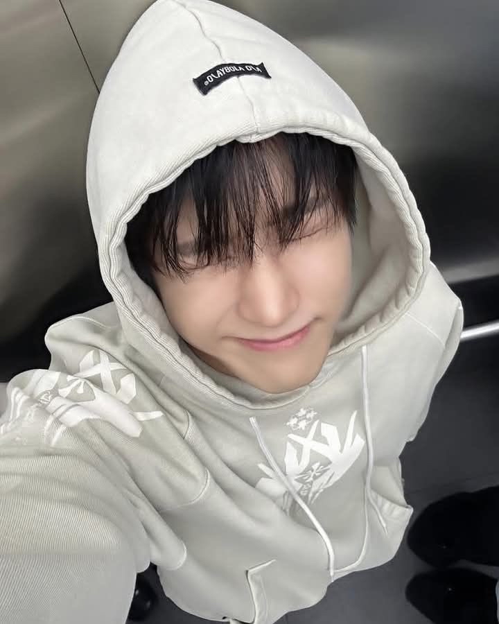 Behind-the-scenes cut of Jinjin (ASTRO)