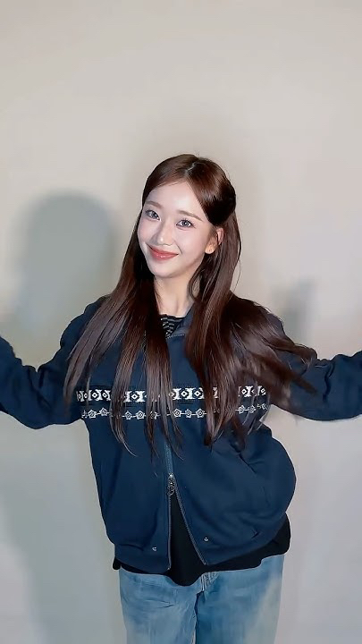 Fandom-recommended wallpaper image of STAYC