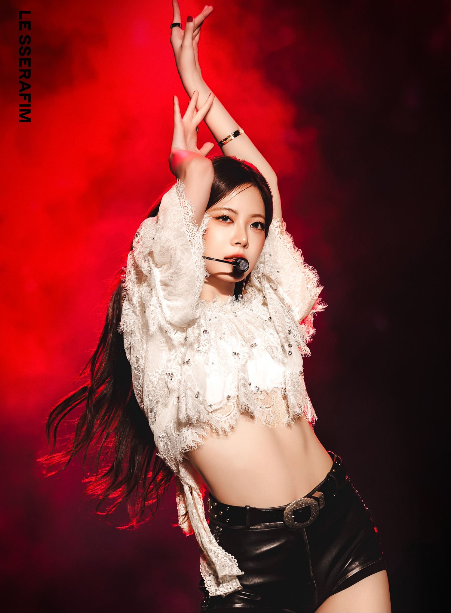 Behind-the-scenes cut of Hong Eunchae (LE SSERAFIM)