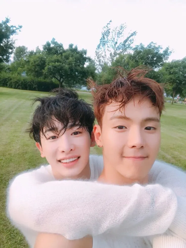 A moment captured by Wonho's fan