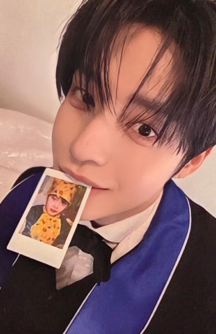 Behind-the-scenes cut of Kim Jiwoong (ZEROBASEONE)