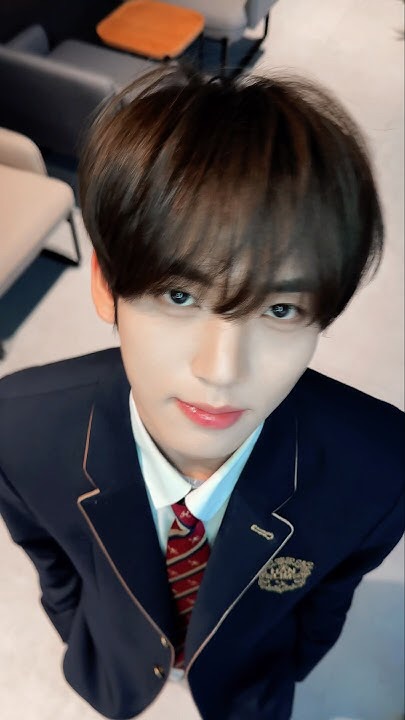 Behind-the-scenes cut of Han Yujin (ZEROBASEONE)