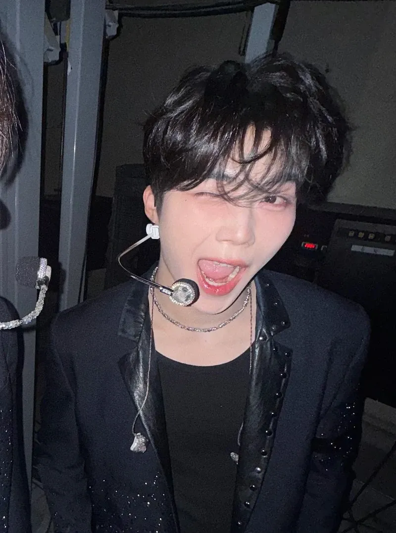 A moment captured by Park Gunwook (ZEROBASEONE)'s fan