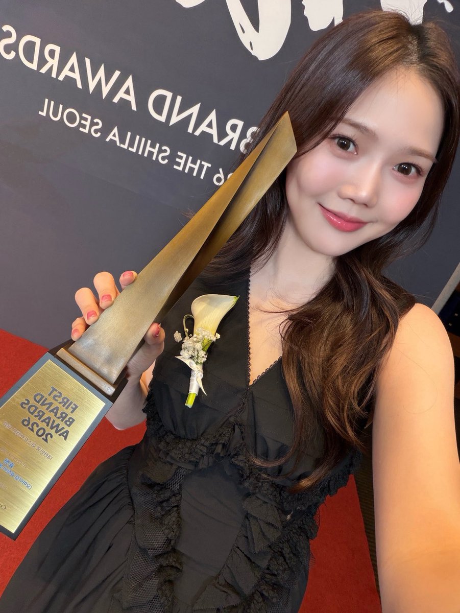 Latest photo of OH MY GIRL