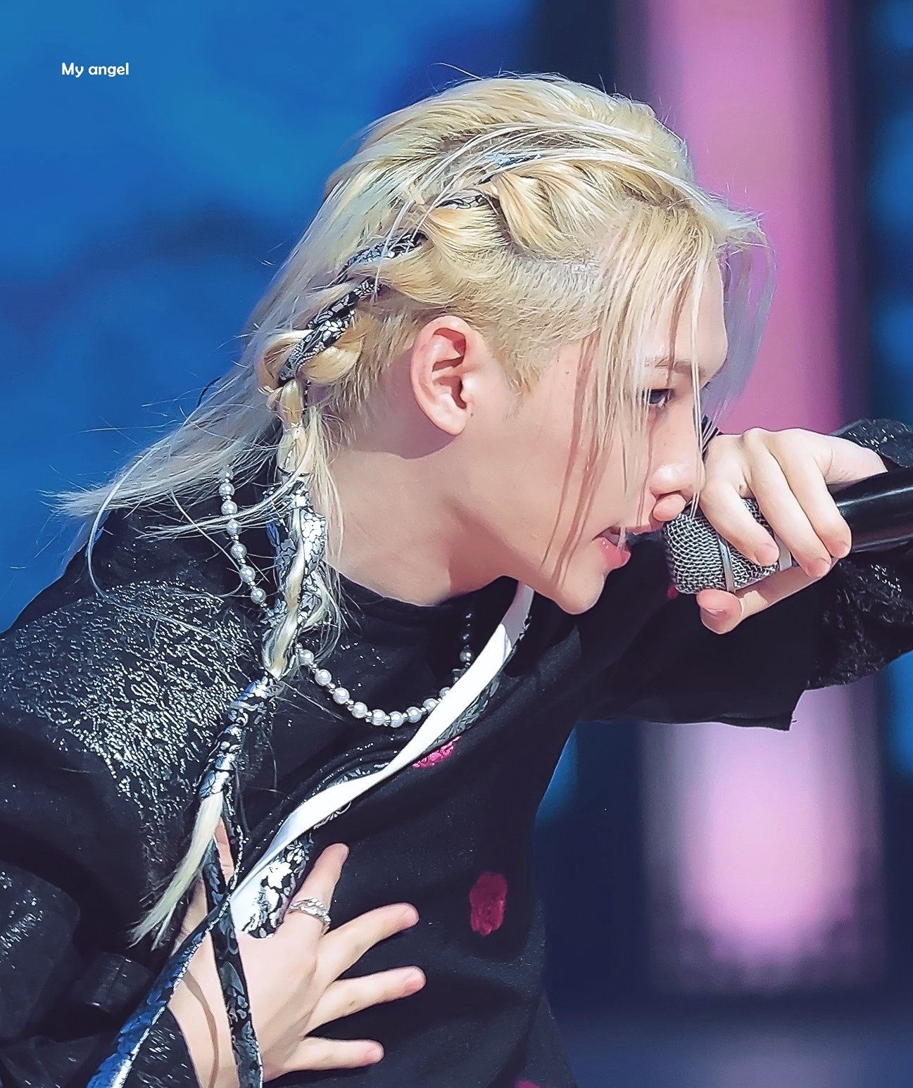 Latest photo of Felix (Stray Kids)