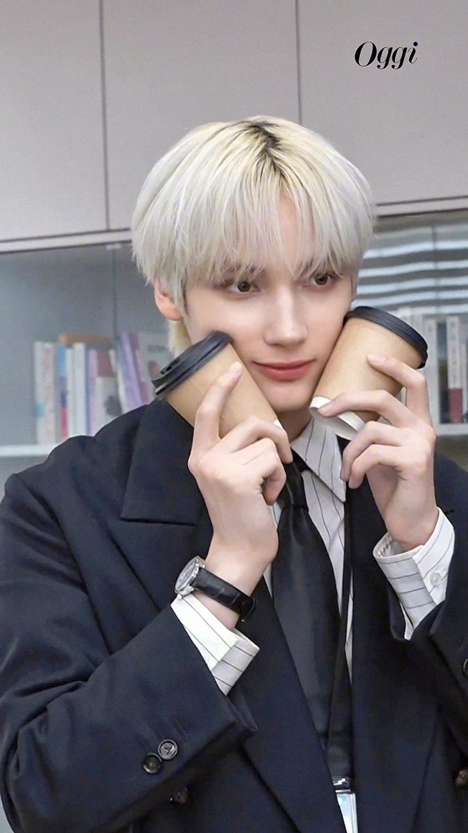 휴닝카이 (투모로우바이투게더) 최근 활동샷