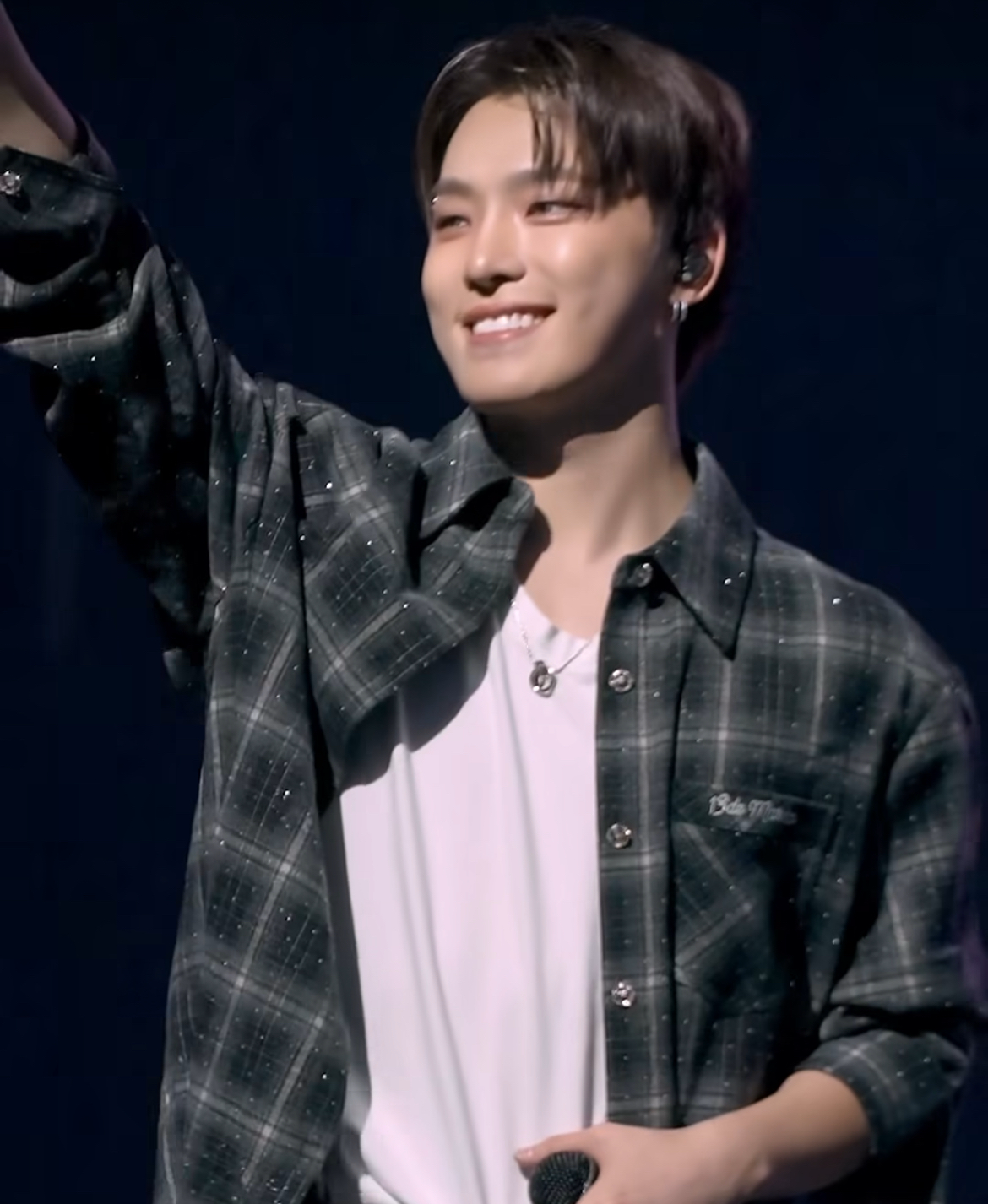 Behind-the-scenes cut of Dino (SEVENTEEN)