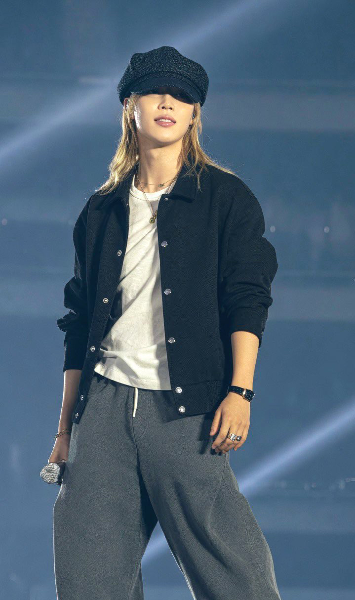 Today's most popular wallpaper in the Jimin (BTS) community