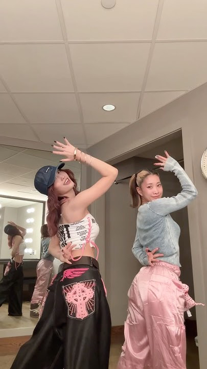 TWICE의 비하인드 컷