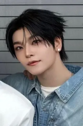 Behind-the-scenes cut of He Xinlong (ALPHA DRIVE ONE)