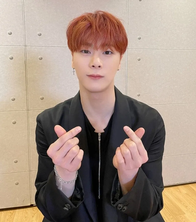 Behind-the-scenes cut of Moonbin (ASTRO)