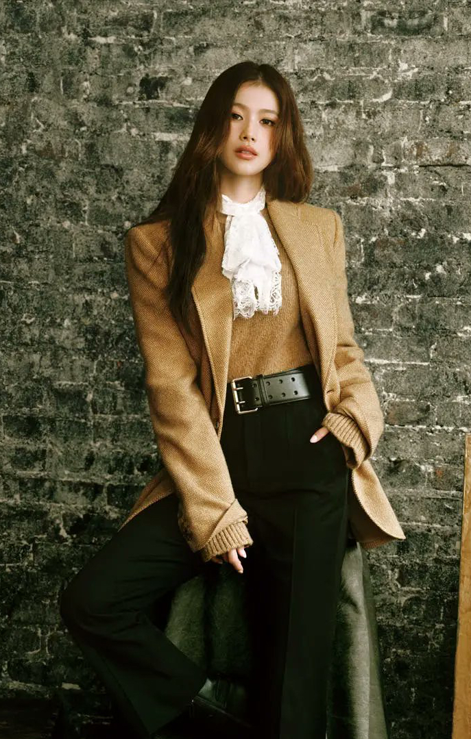 Foto terbaru Sana (TWICE)