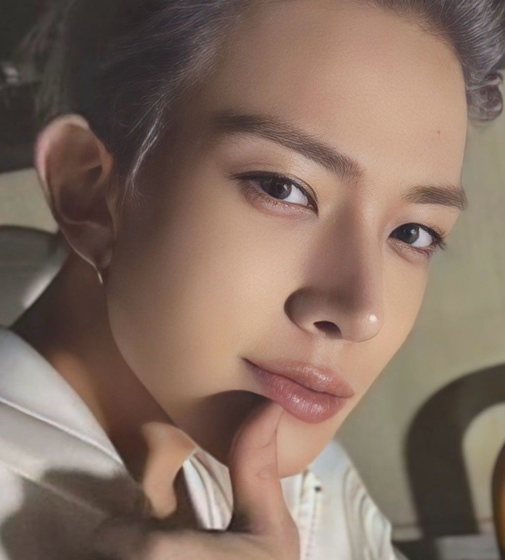 Behind-the-scenes cut of Heeseung