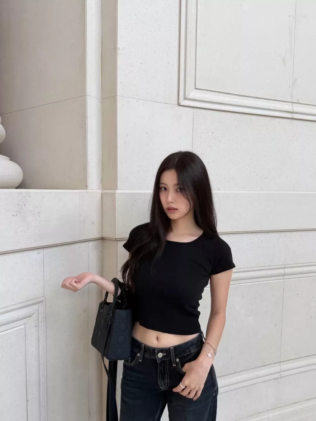 Recent activity shot of Kang Hyewon