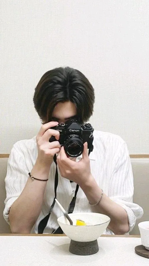 Behind-the-scenes cut of Sunghoon (ENHYPEN)