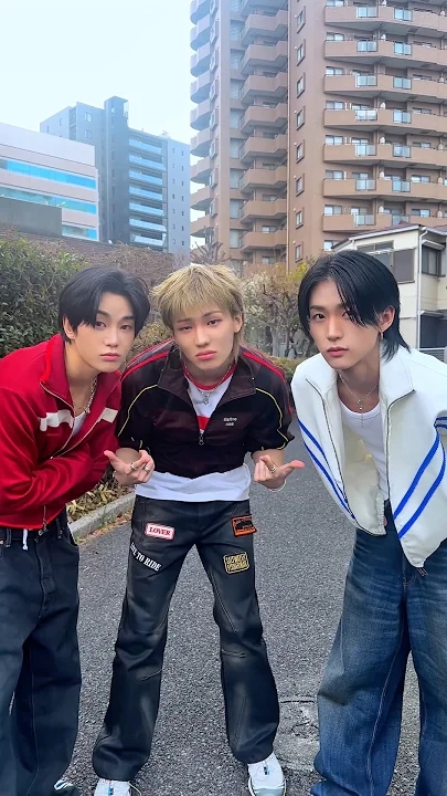 A heartfelt wallpaper shared by TNX's fans