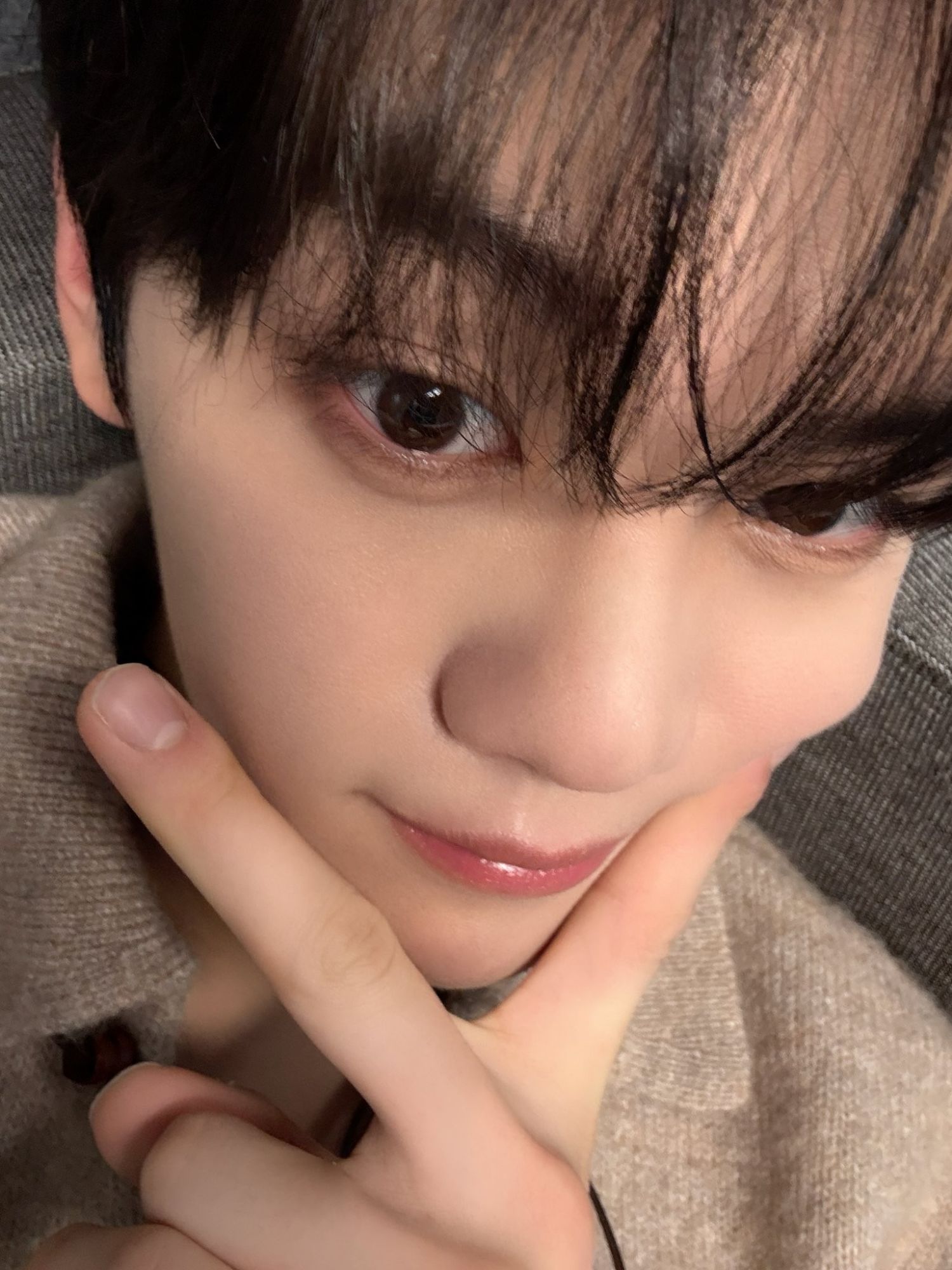 Behind-the-scenes cut of Kim Gyuvin (ZEROBASEONE)