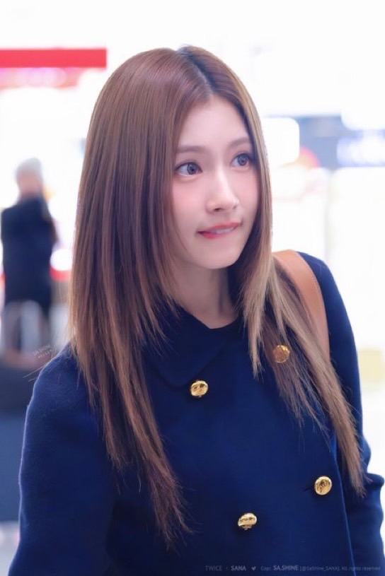 Foto aktivitas terbaru Sana (TWICE)
