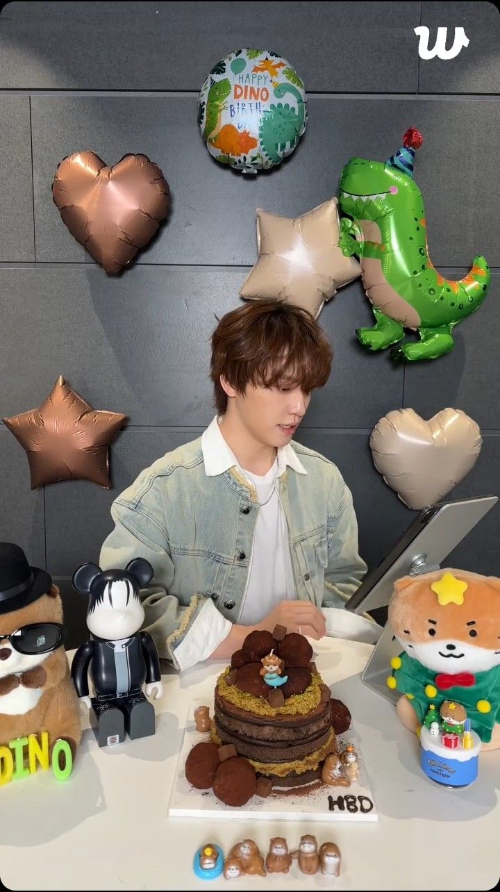 Latest photo of Dino (SEVENTEEN)