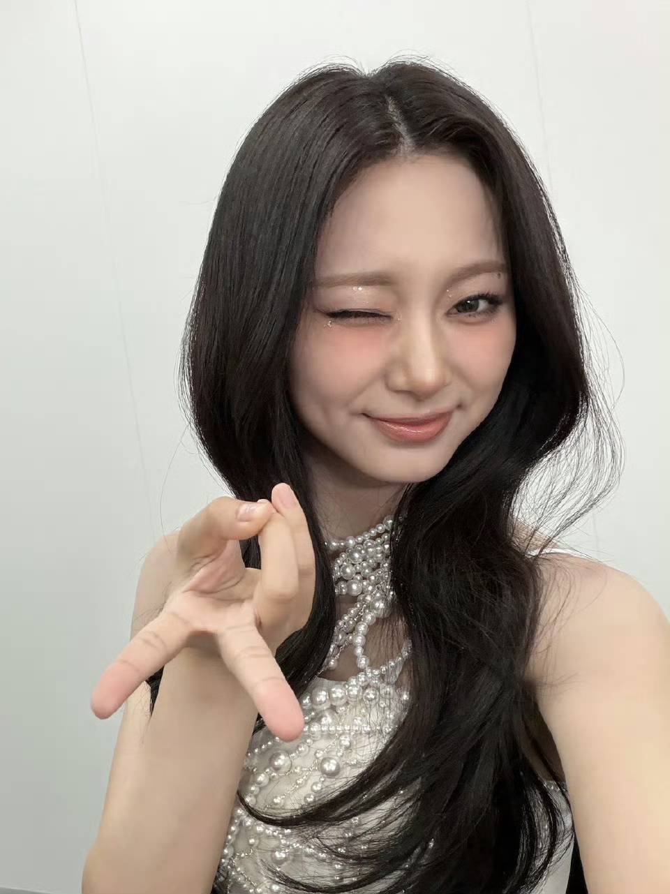 Recent activity shot of Tzuyu (TWICE)