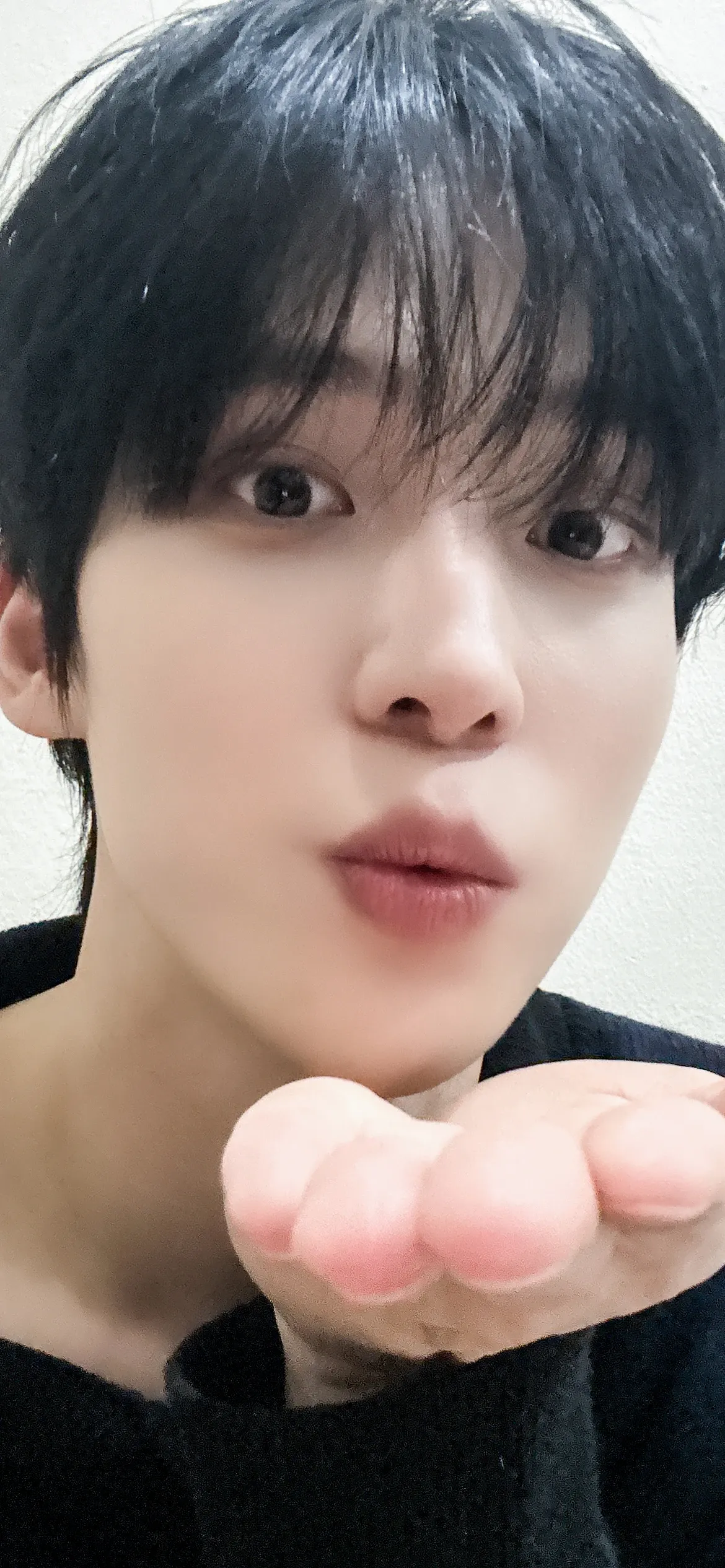 Behind-the-scenes cut of Yunho (ATEEZ)