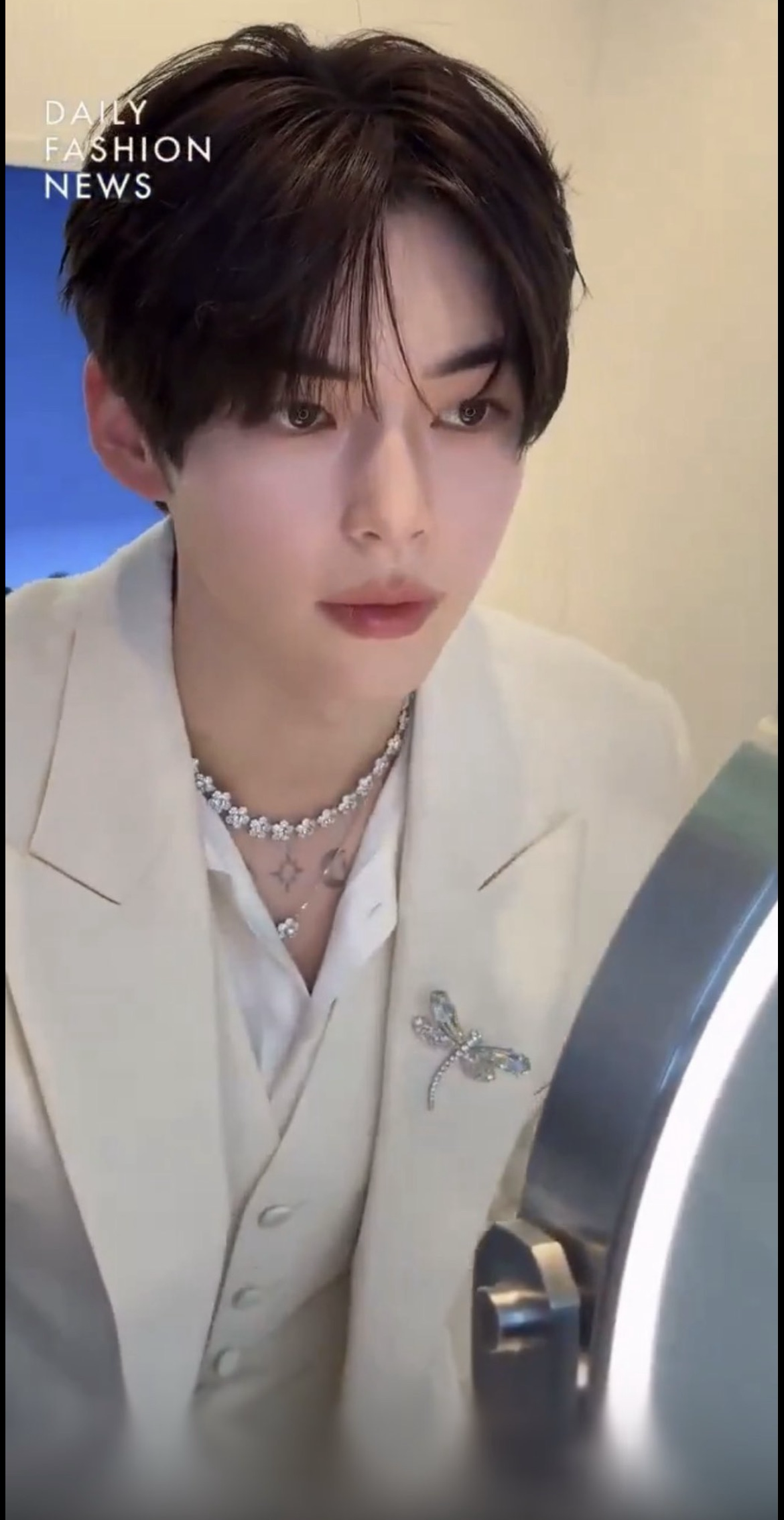 Recent activity shot of Sung Hanbin (ZEROBASEONE)