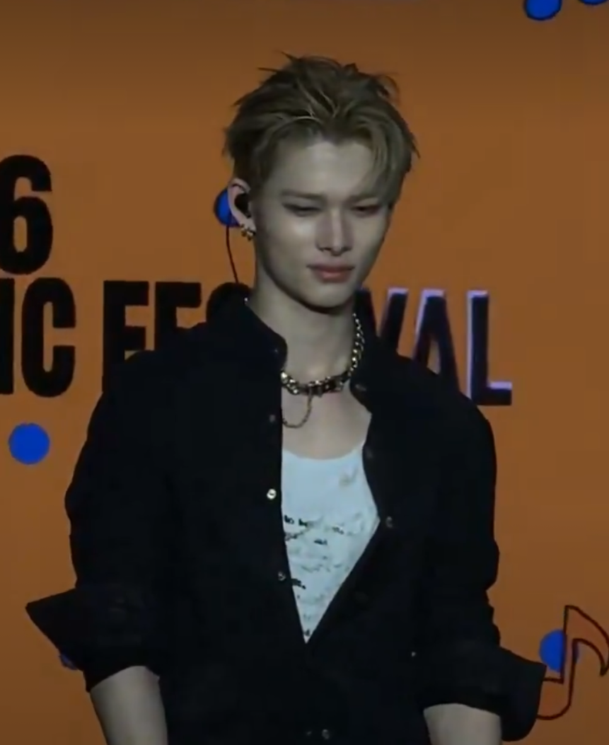 Foto terbaru NI-KI (ENHYPEN)