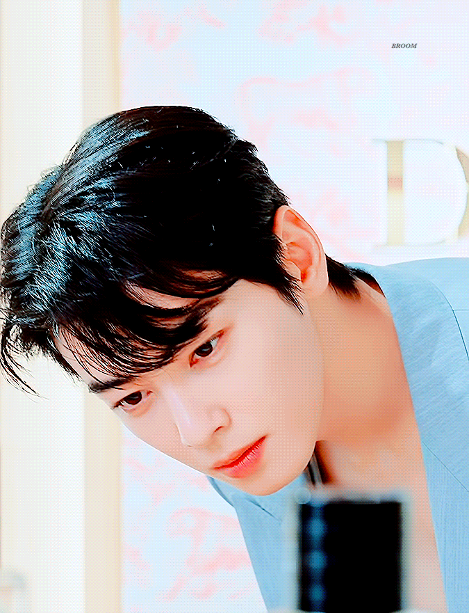 Recent activity shot of Eunwoo (ASTRO)