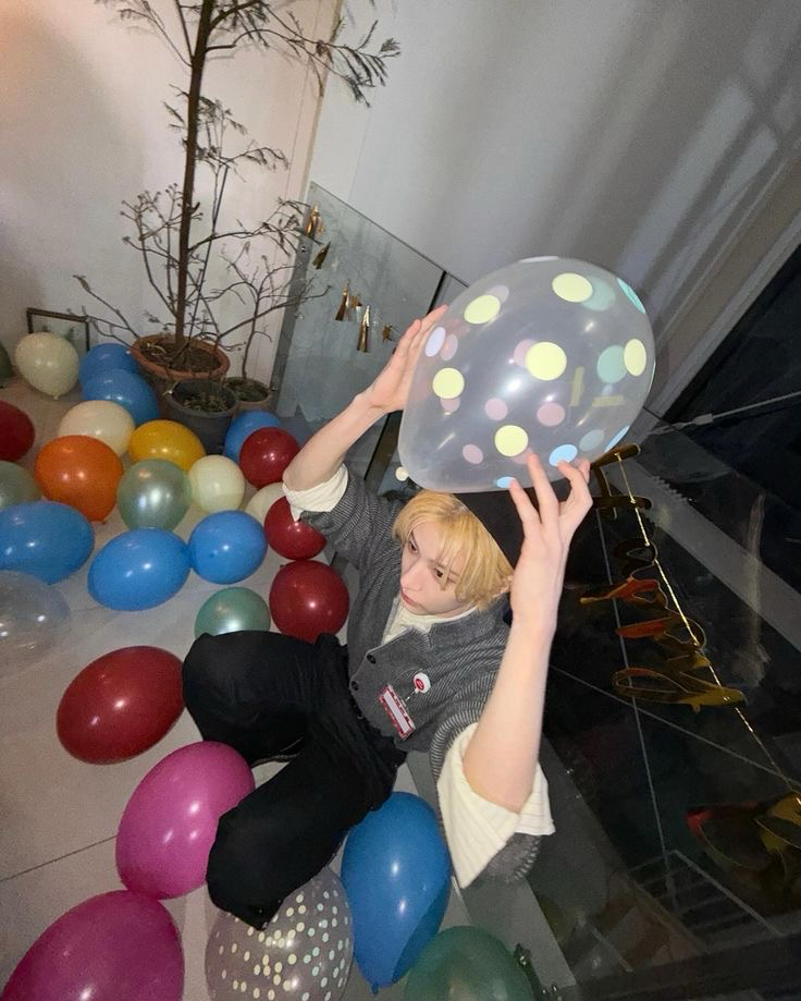 Behind-the-scenes cut of Leehan (BOYNEXTDOOR)