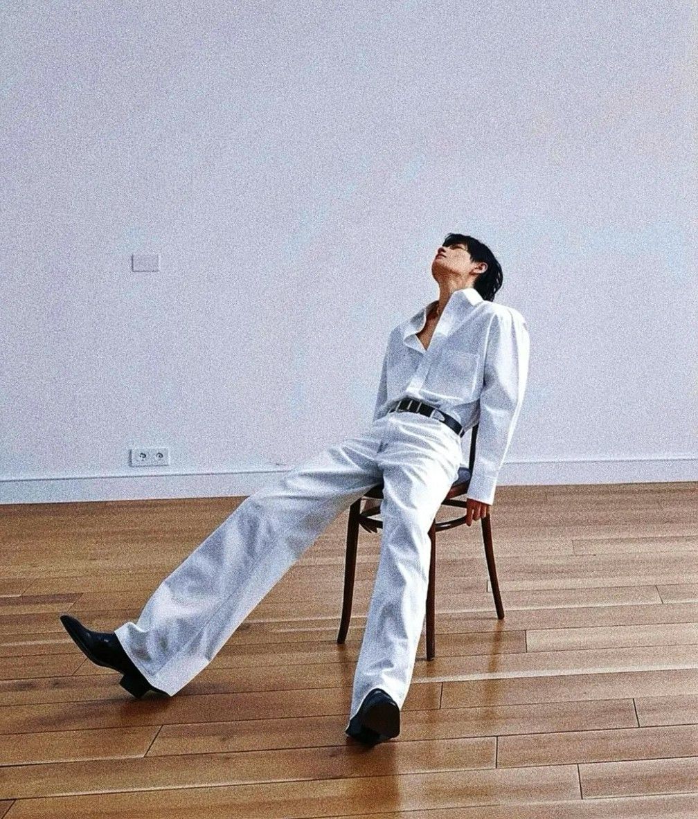 V (BTS)の舞台裏ショット