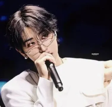 Behind-the-scenes cut of Stray Kids