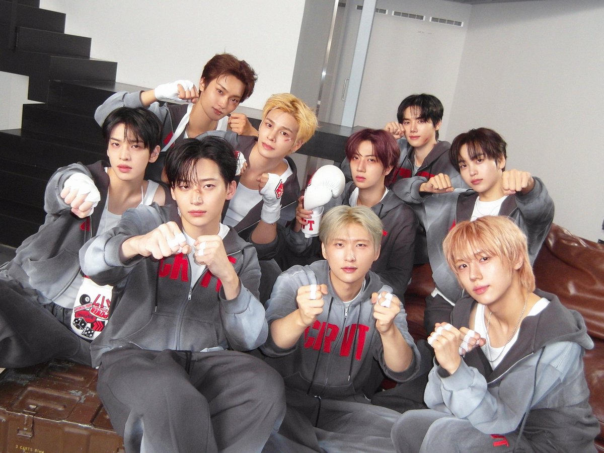 A moment captured by CRAVITY's fan