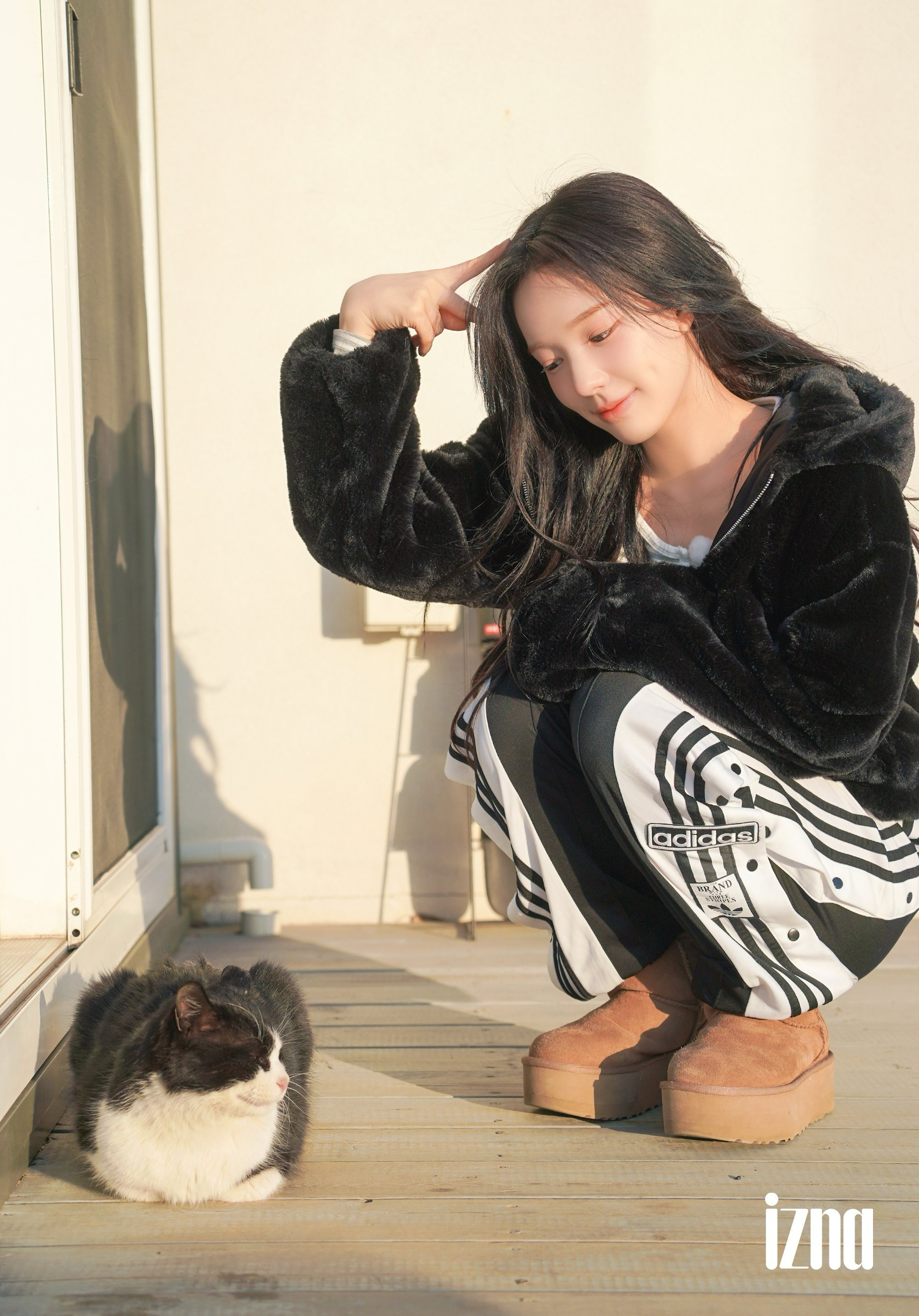 Behind-the-scenes cut of Ryu Sarang (izna)