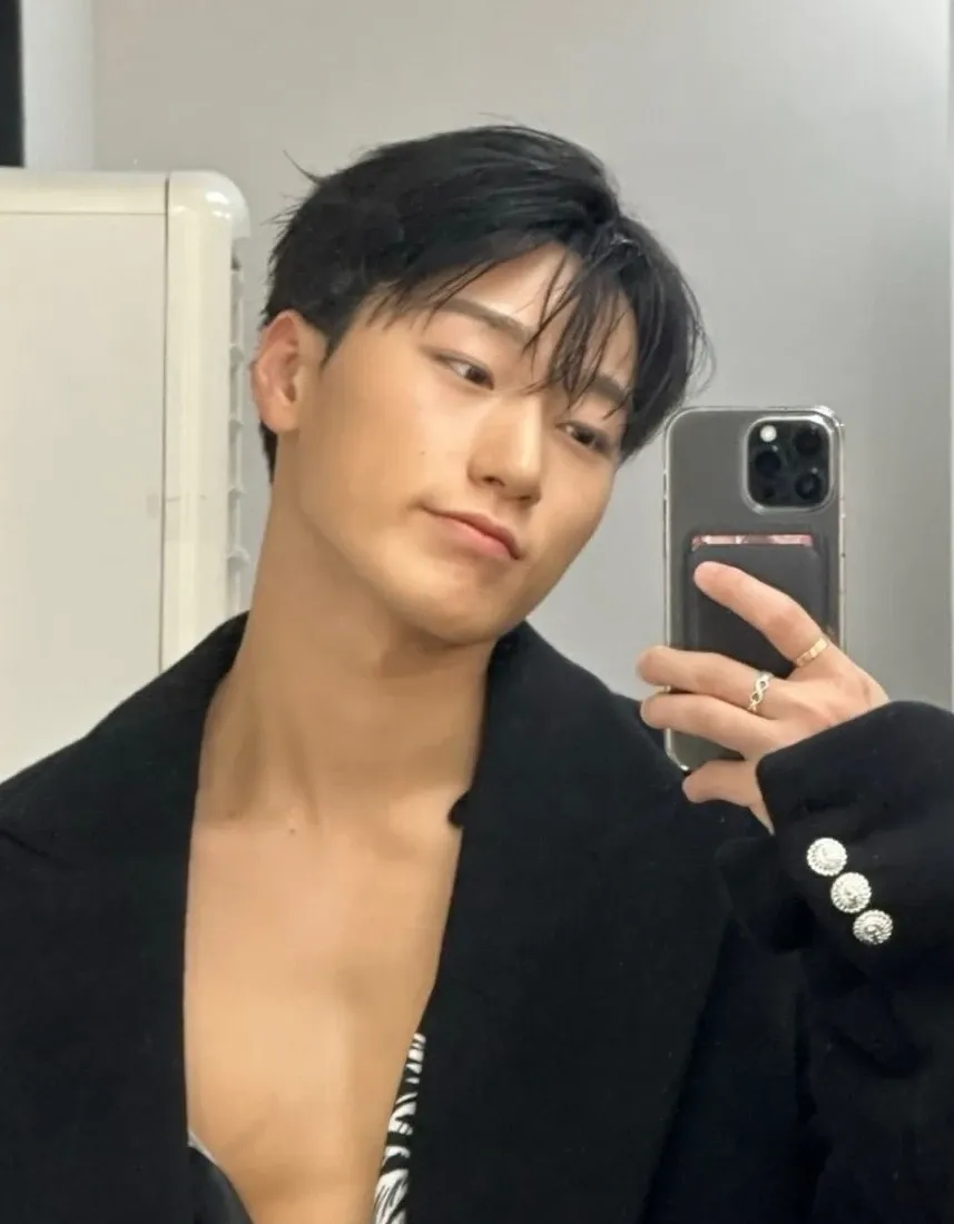 Recent activity shot of San (ATEEZ)