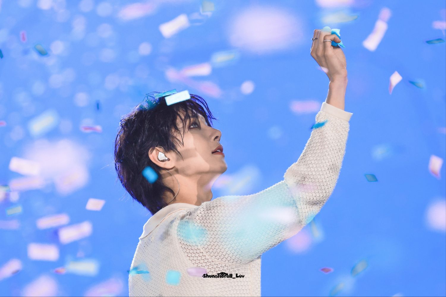 A moment captured by Joshua (SEVENTEEN)'s fan