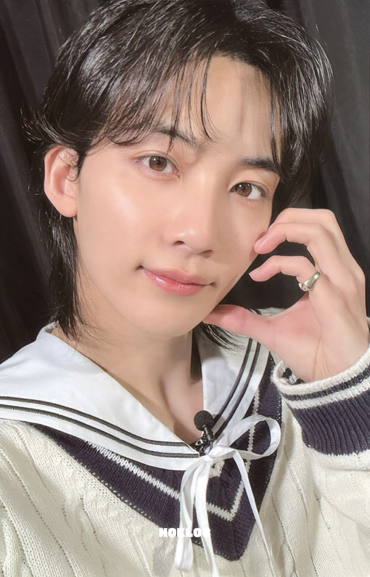 Behind-the-scenes cut of Jeonghan (SEVENTEEN)